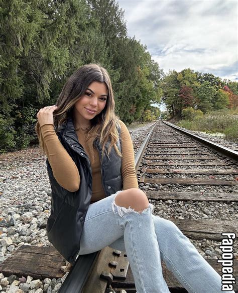 Feb 9, 2024 · Steph Pappas Nude Celeb &#ff7dee; Stephpappas Celeb Leaked Nude Photo February 9, 2024, 12:43 pm Steph Pappas, a popular YouTuber and social media celebrity, tragically lost her brother, John Pappas, and her dog, Cookie, in a car accident near her home. 
